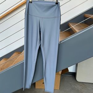 Alo yoga highwaist airlift leggings